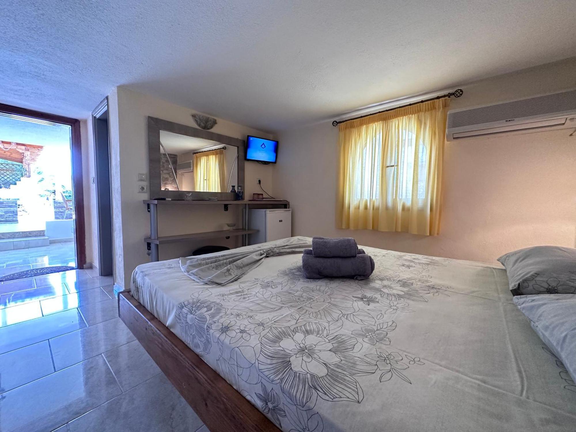 The Flower Apartments Toroni Exterior foto